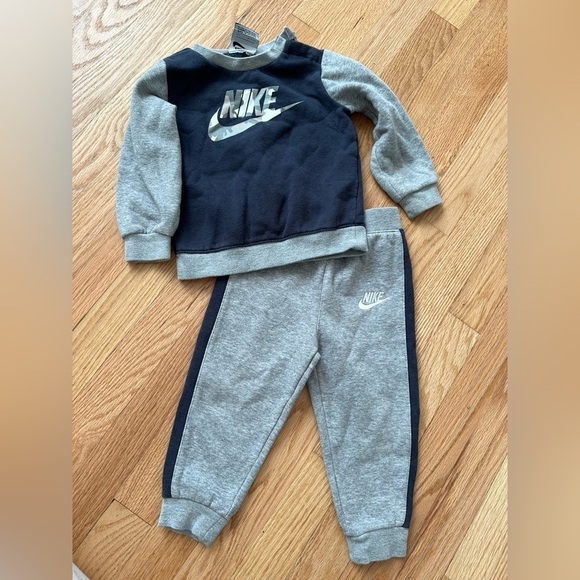 Nike 2 piece set - Picture 1 of 4